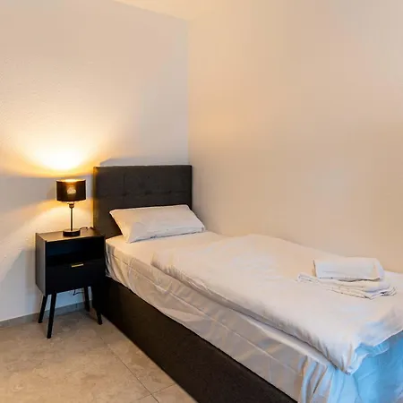 Casavia Bb02 Mit Parkplatz Bis Zu 7 Personen Zentral *